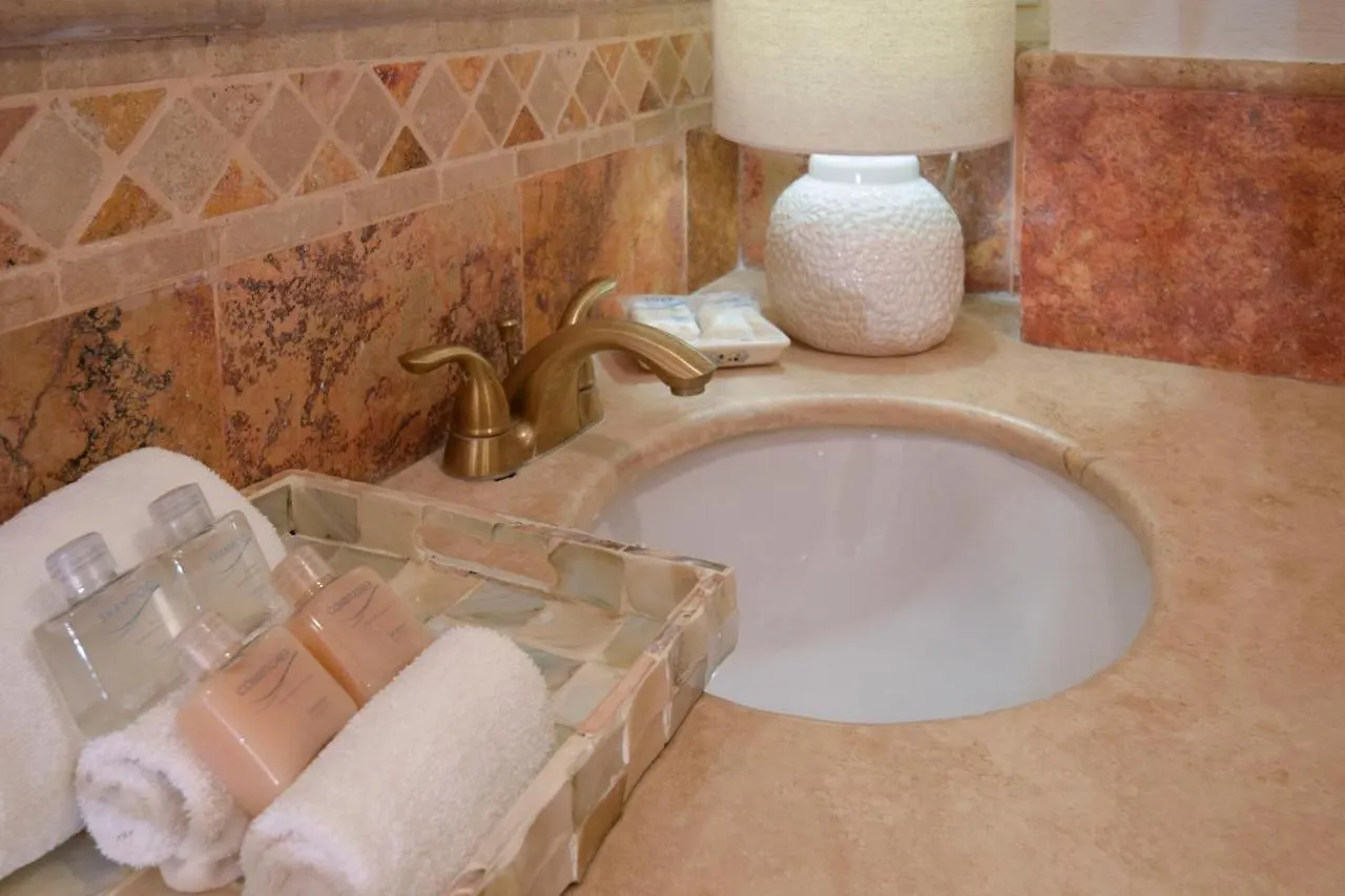 Oceanfront Condo Luna Encantada With Pool And Great Rates Luna A2 Playa del Carmen Apartment