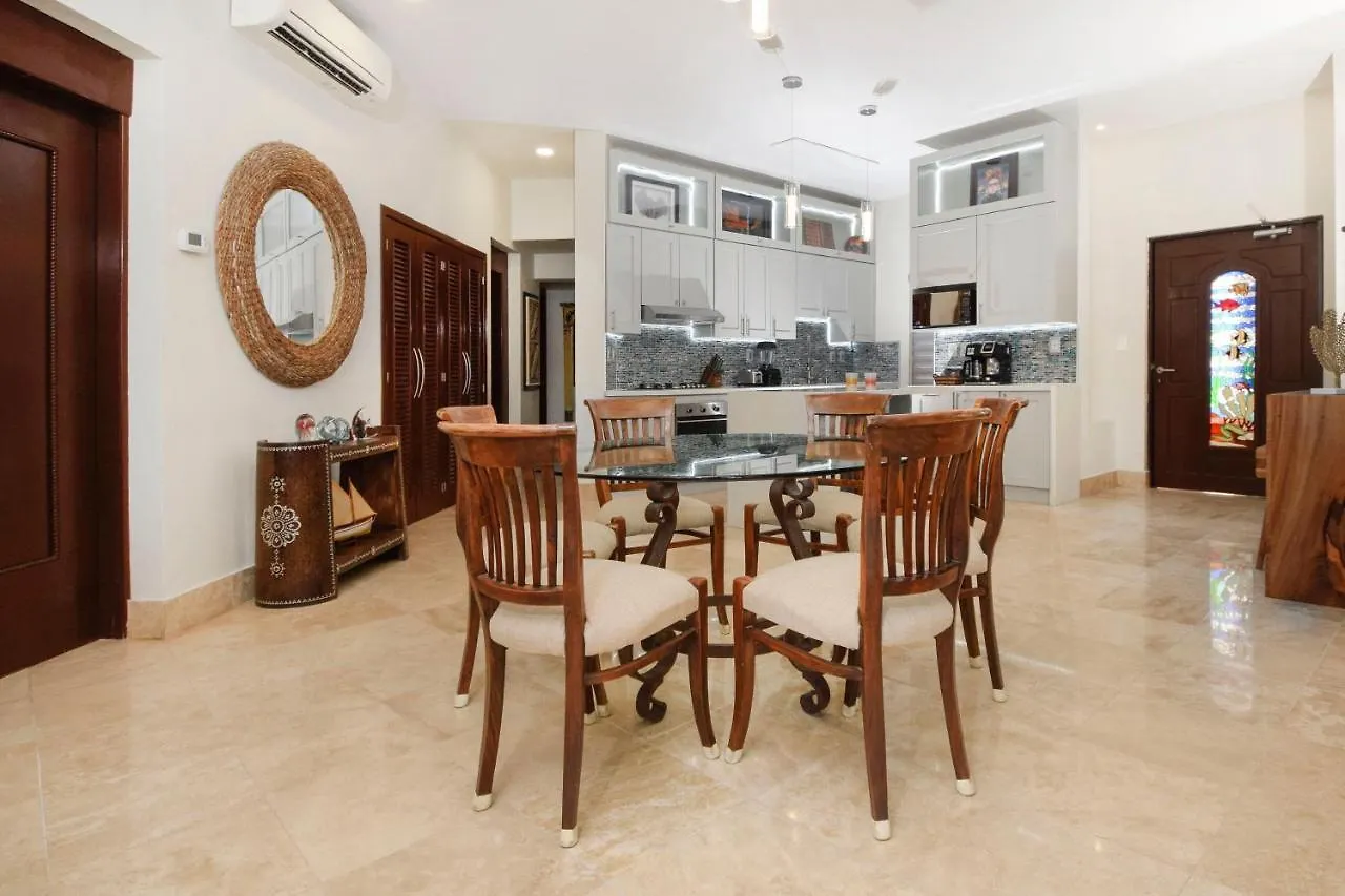 Oceanfront Condo Luna Encantada With Pool And Great Rates Luna A2 Playa del Carmen